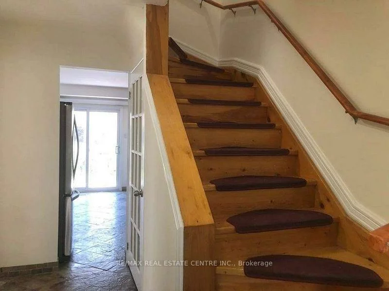 1538, Cuthbert, East Credit, Mississauga