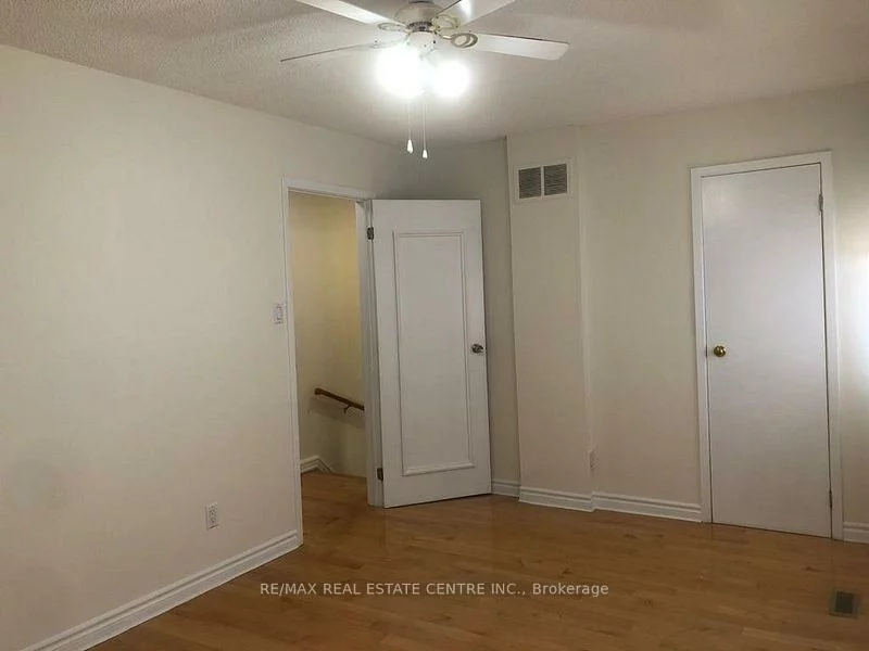 1538, Cuthbert, East Credit, Mississauga