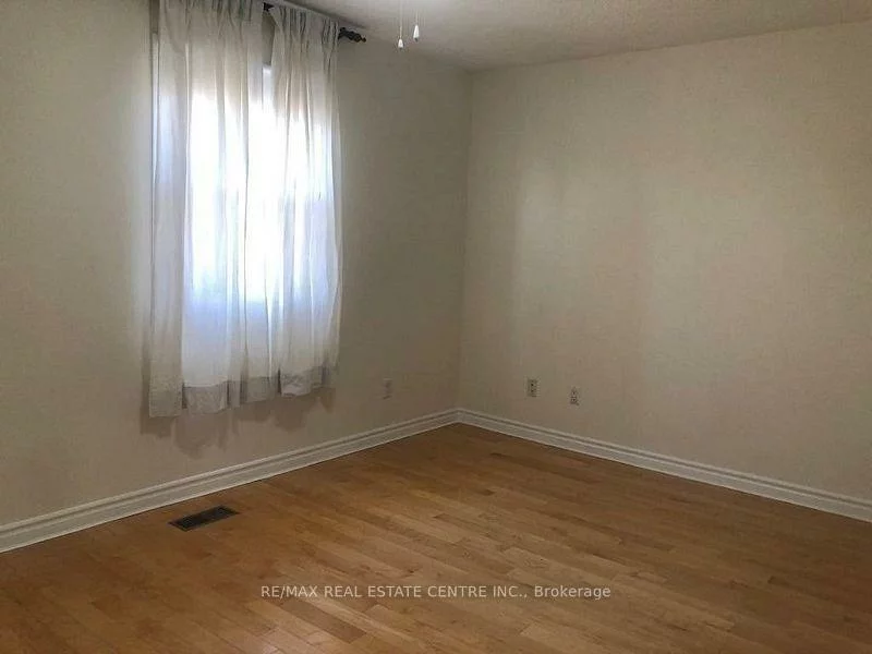 1538, Cuthbert, East Credit, Mississauga
