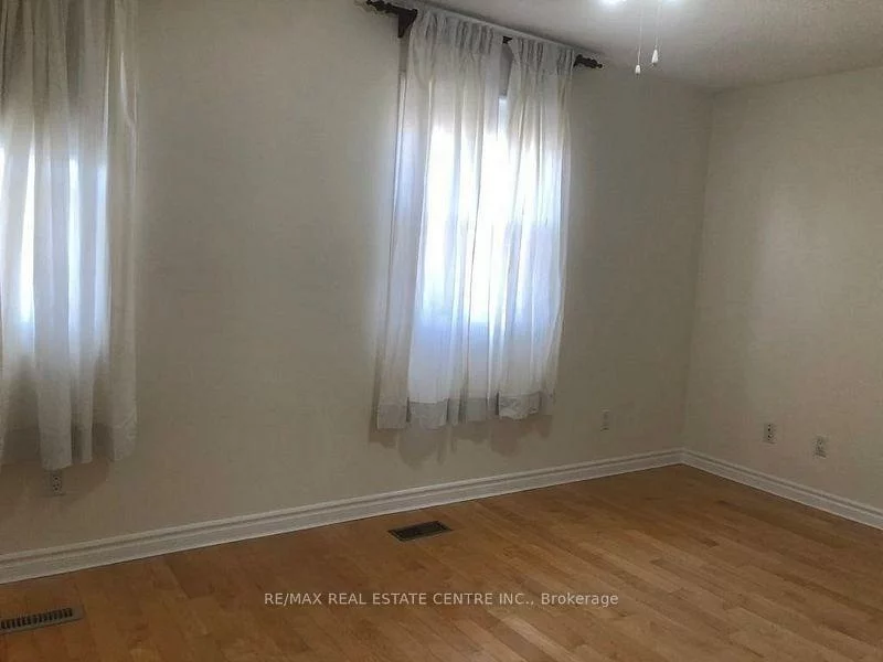 1538, Cuthbert, East Credit, Mississauga