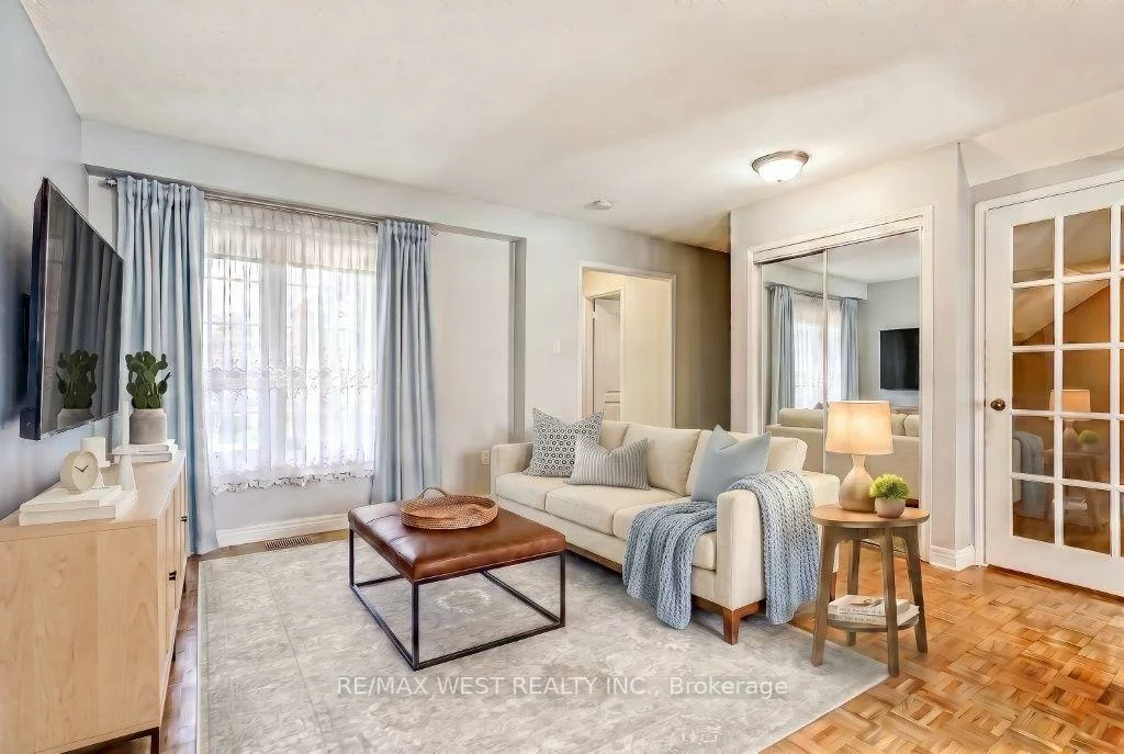 7265, Sandhurst, Lisgar, Mississauga