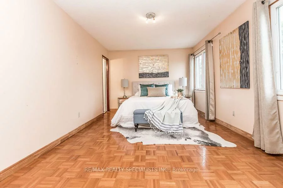 4674, Pemmican, Hurontario, Mississauga