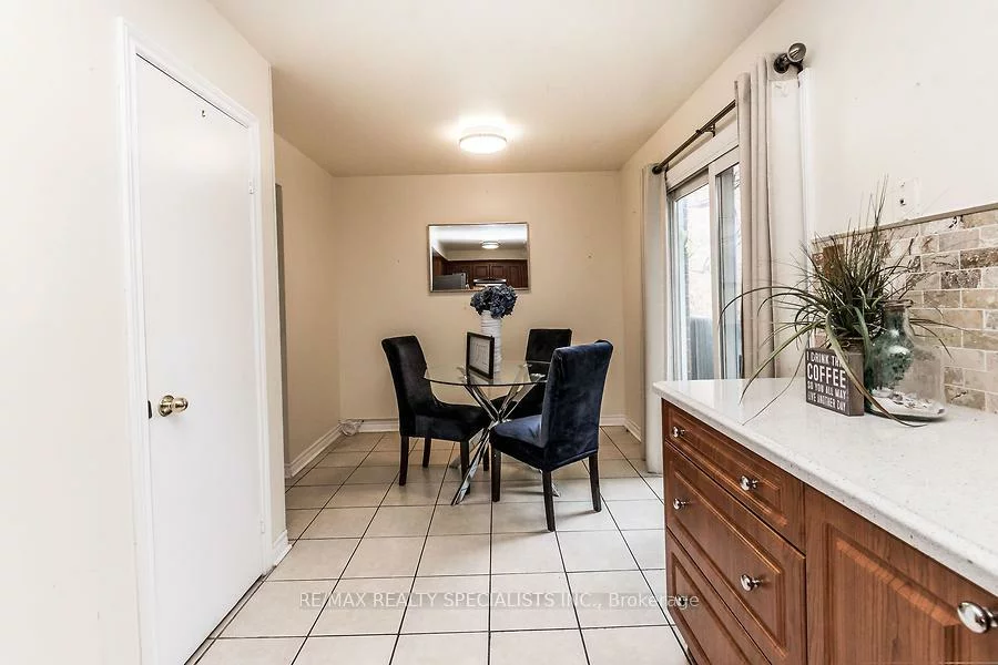 4674, Pemmican, Hurontario, Mississauga