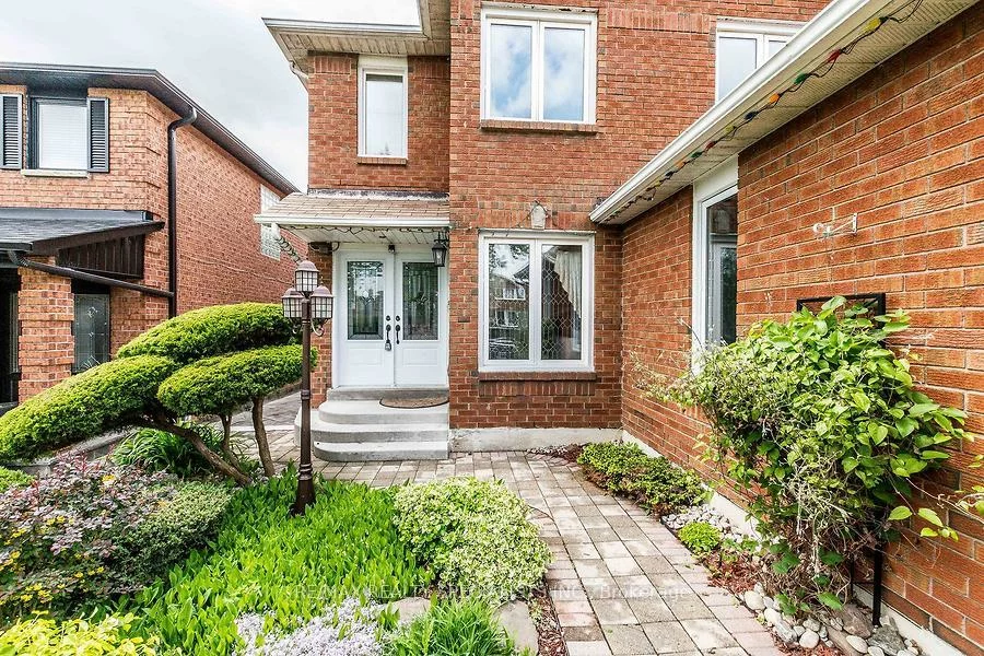 4674, Pemmican, Hurontario, Mississauga