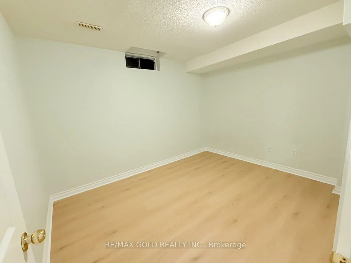 5444, Razorbill, East Credit, Mississauga