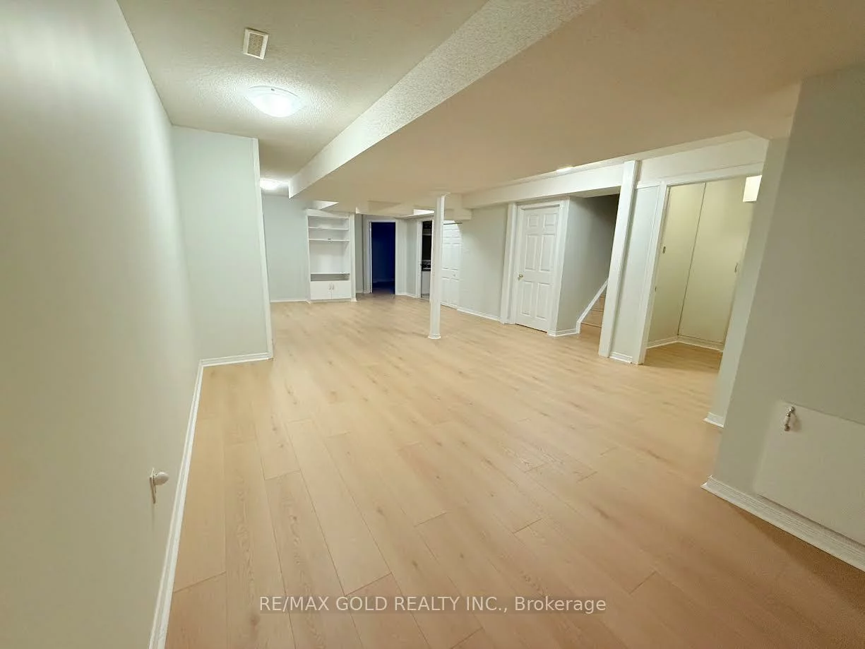 5444, Razorbill, East Credit, Mississauga