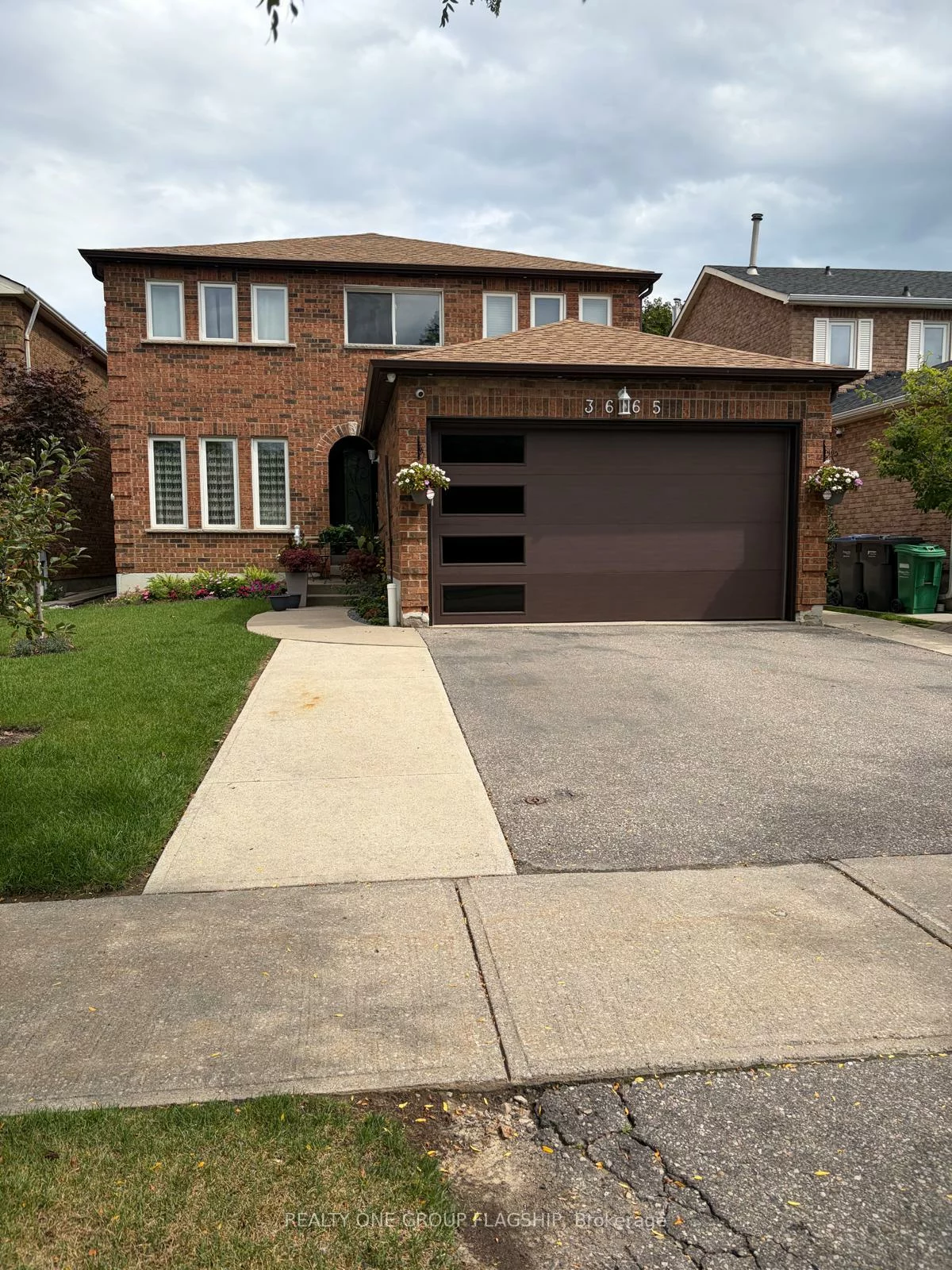 3665, Colonial lower, Erin Mills, Mississauga