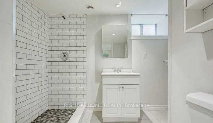 5, Wanita, Port Credit, Mississauga