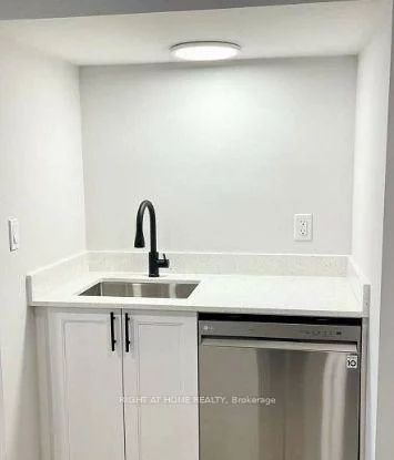 5, Wanita, Port Credit, Mississauga