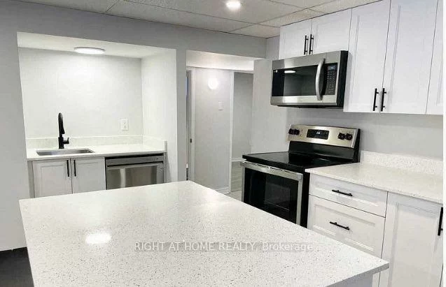 5, Wanita, Port Credit, Mississauga