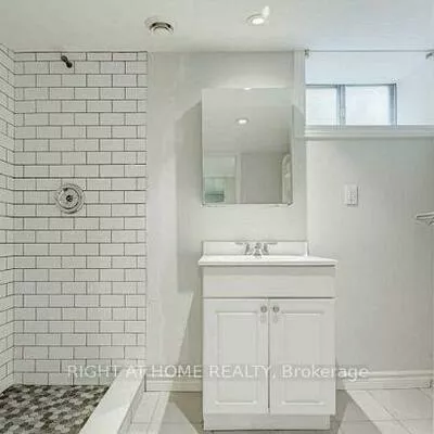5, Wanita, Port Credit, Mississauga