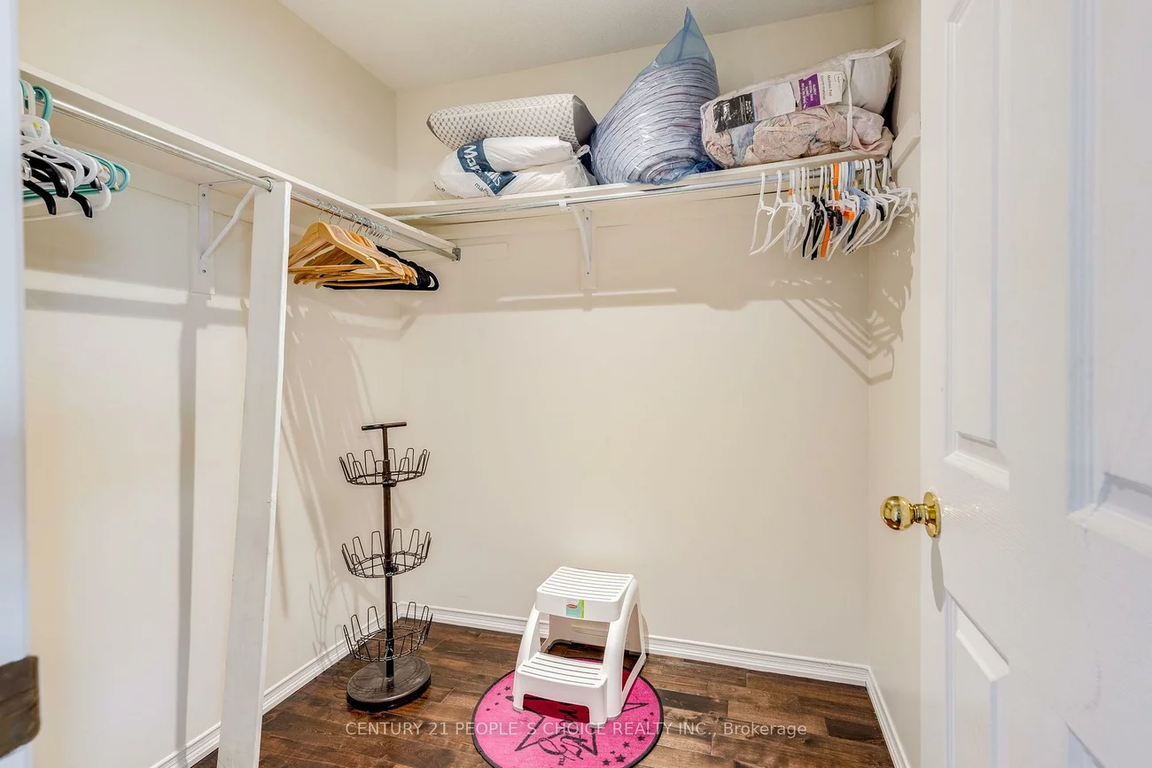 5677, Condor, East Credit, Mississauga