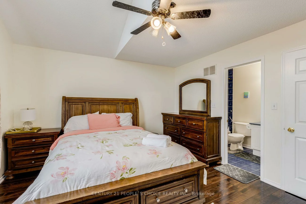 5677, Condor, East Credit, Mississauga