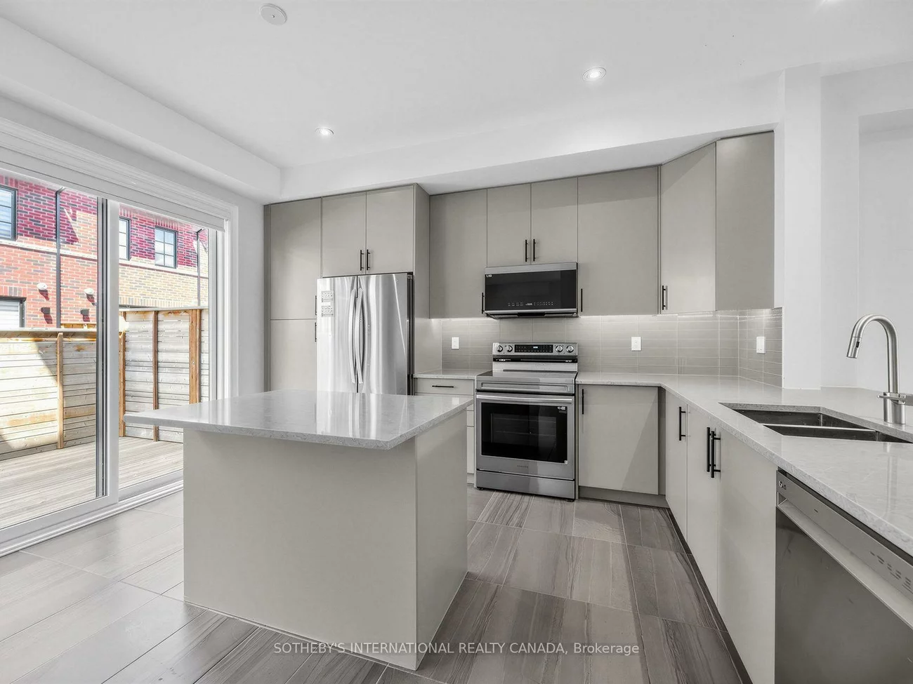78A, Thomas, Streetsville, Mississauga
