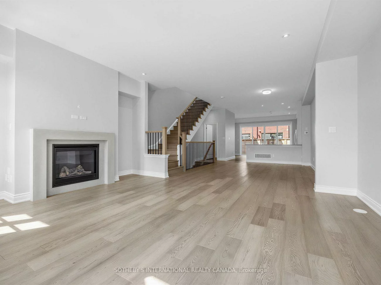 78A, Thomas, Streetsville, Mississauga