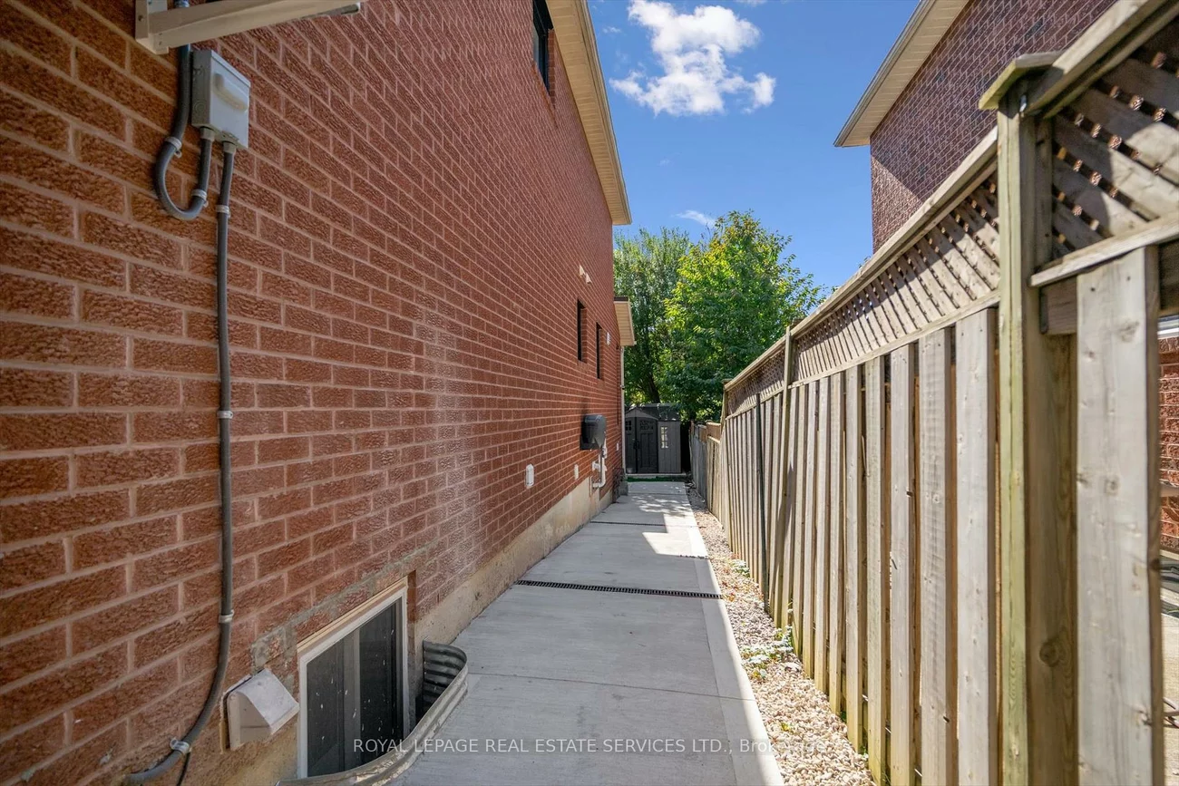 3872, Densbury, Lisgar, Mississauga