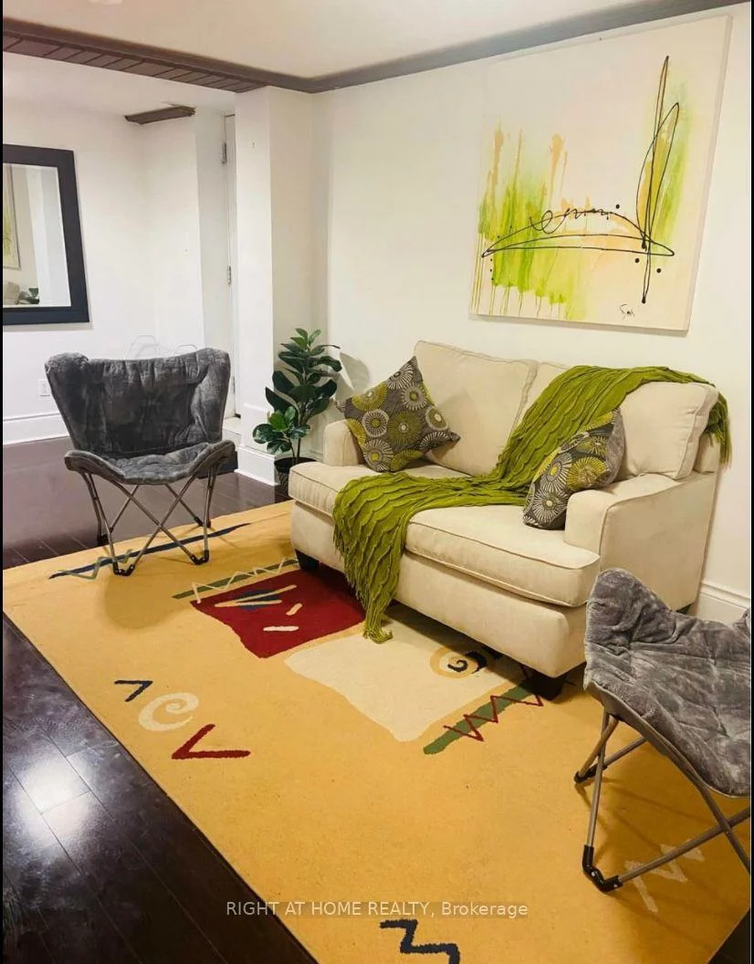 712, Winterton, Hurontario, Mississauga