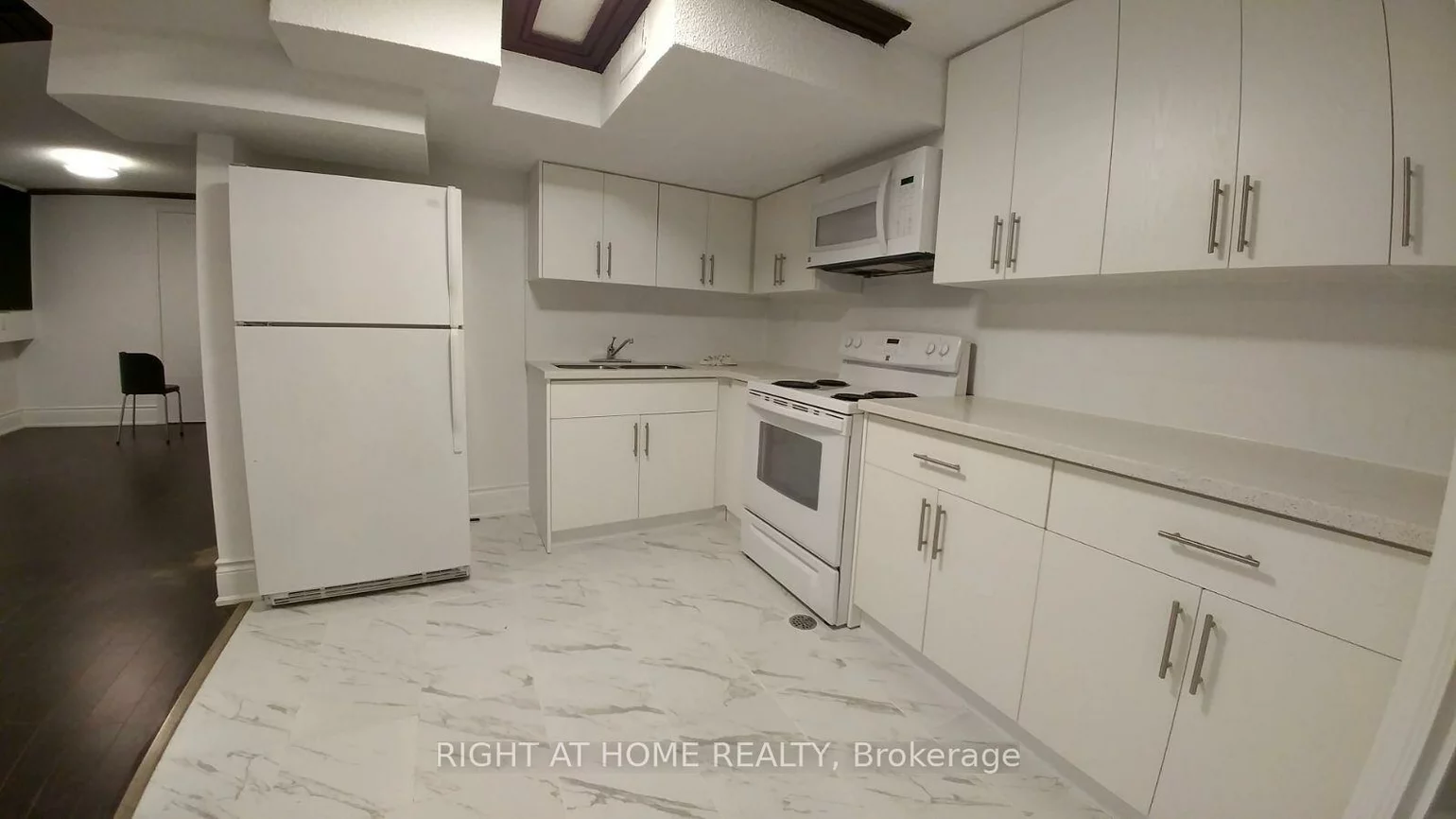 712, Winterton, Hurontario, Mississauga
