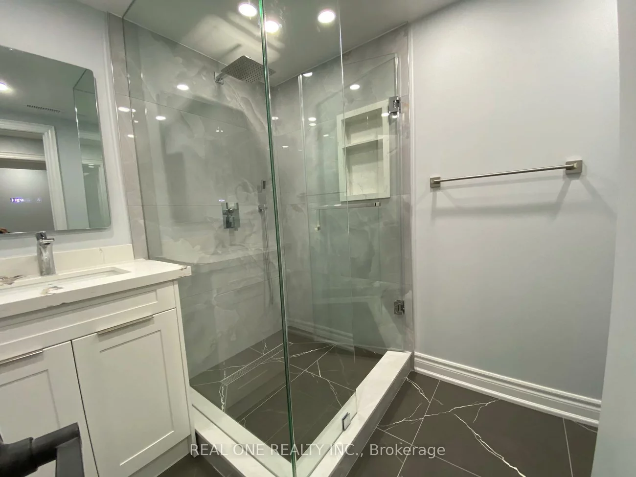 1186, Shadeland, Erindale, Mississauga