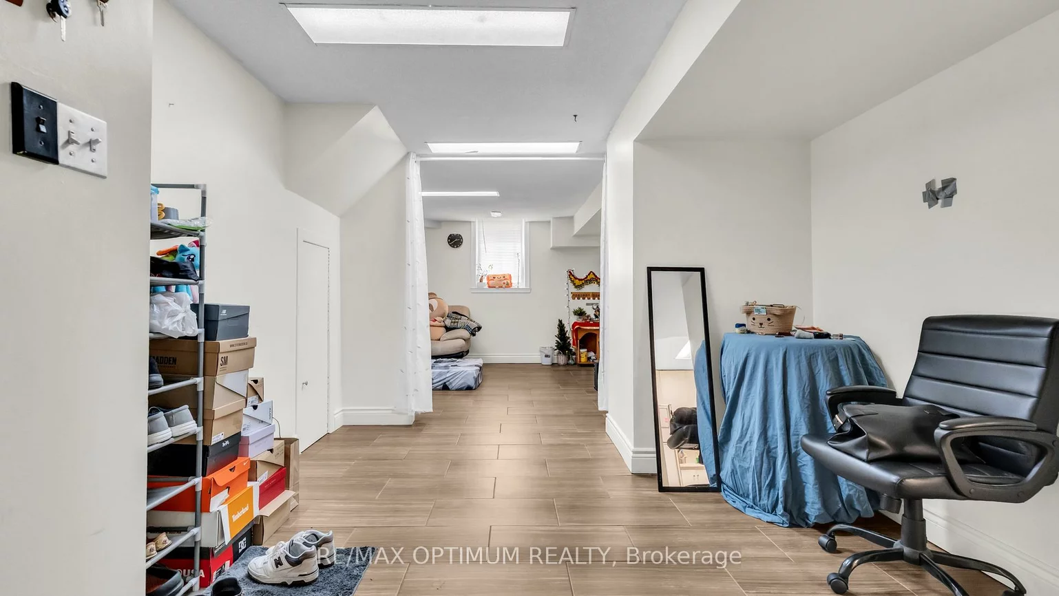 362, Kingsbridge Garden, Hurontario, Mississauga