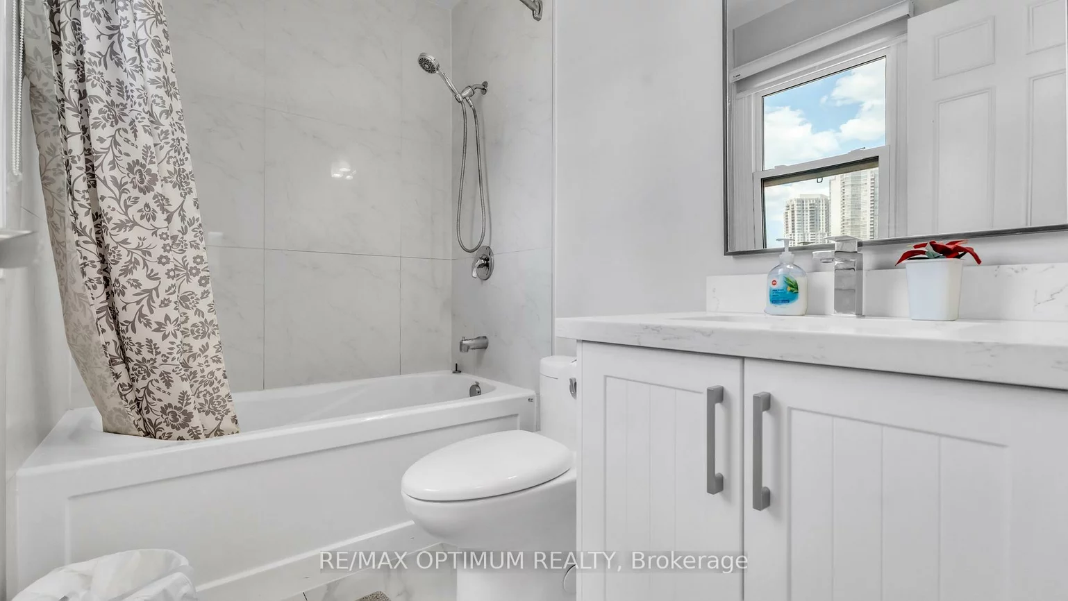 362, Kingsbridge Garden, Hurontario, Mississauga