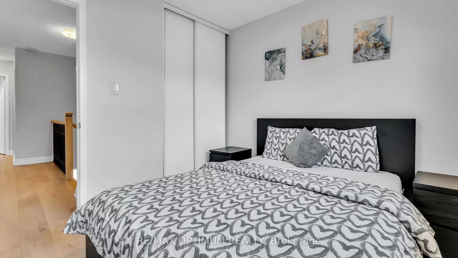 362, Kingsbridge Garden, Hurontario, Mississauga