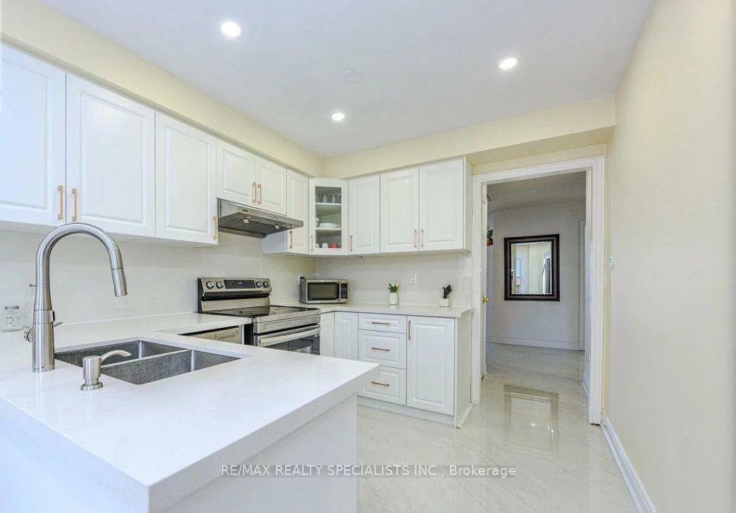 6828, Gracefield, Lisgar, Mississauga