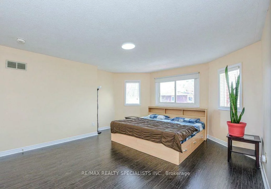 6828, Gracefield, Lisgar, Mississauga