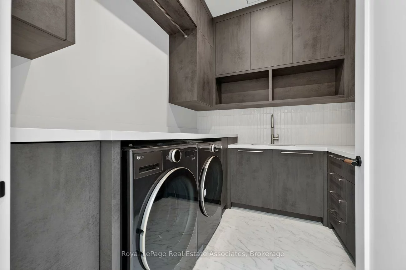 1270, Birchview, Lorne Park, Mississauga