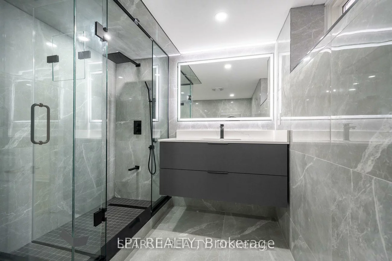 1079, Deta, Lakeview, Mississauga