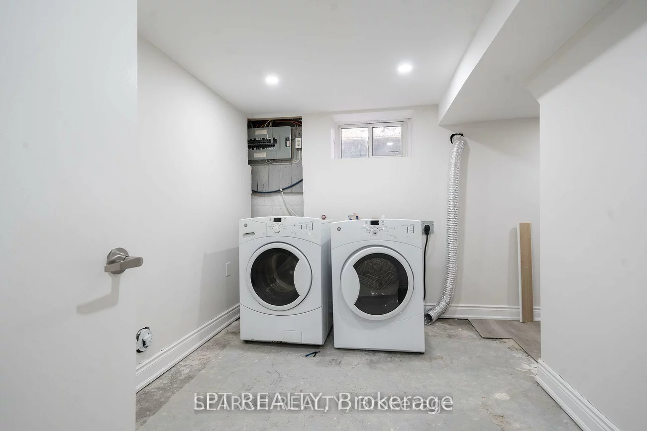 1079, Deta, Lakeview, Mississauga