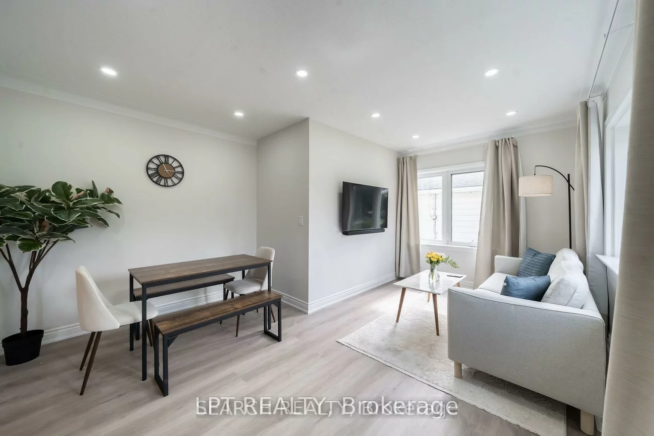 1079, Deta, Lakeview, Mississauga