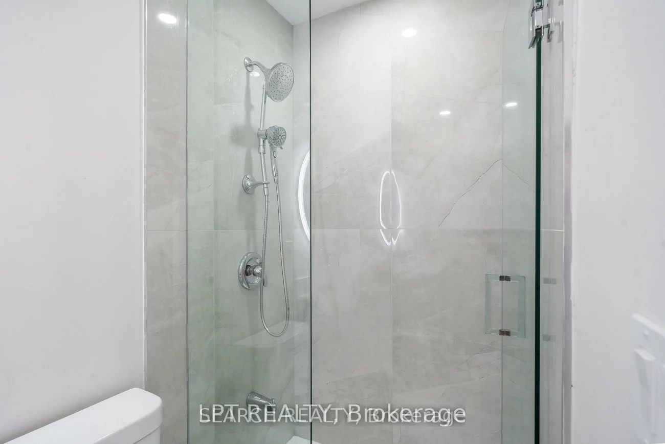 1079, Deta, Lakeview, Mississauga