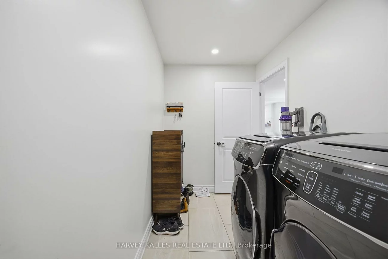 3254, Sir Johns, Erin Mills, Mississauga