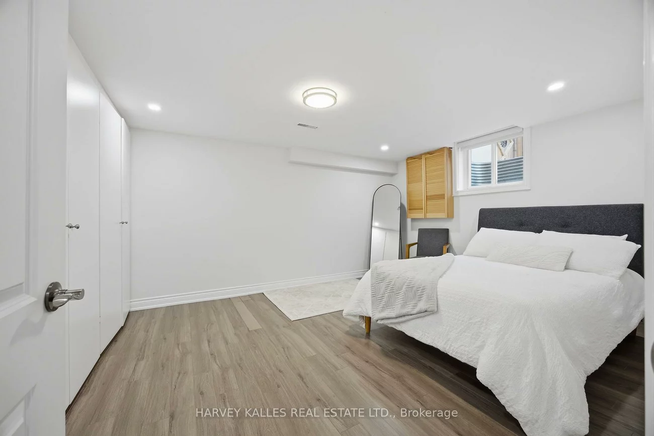 3254, Sir Johns, Erin Mills, Mississauga