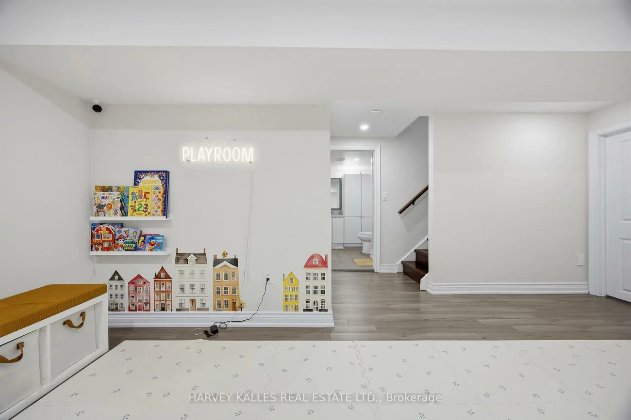 3254, Sir Johns, Erin Mills, Mississauga
