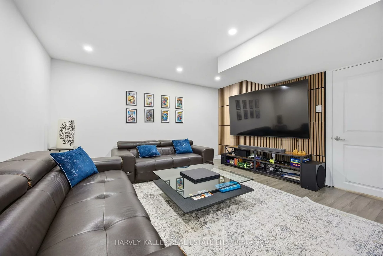 3254, Sir Johns, Erin Mills, Mississauga