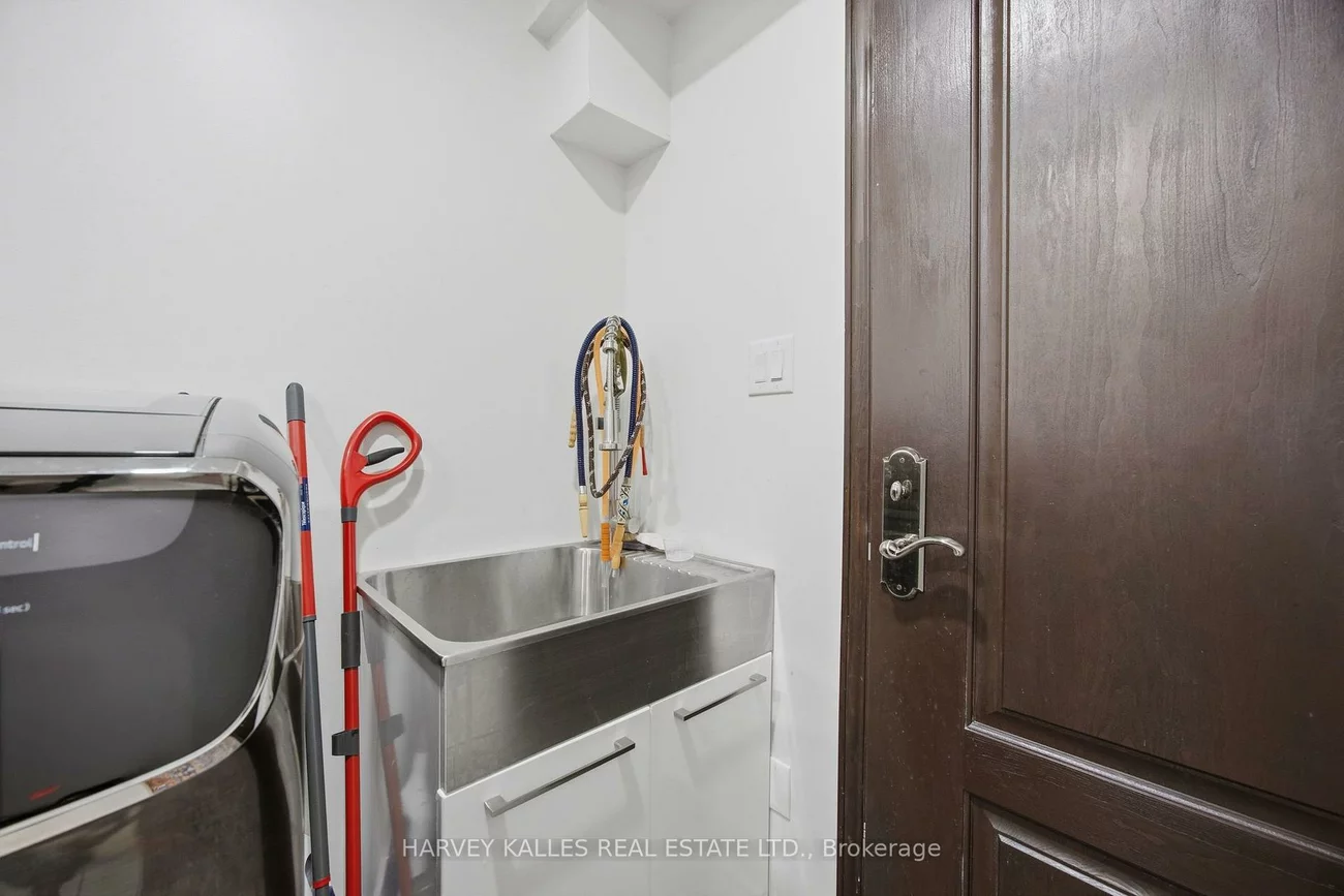 3254, Sir Johns, Erin Mills, Mississauga