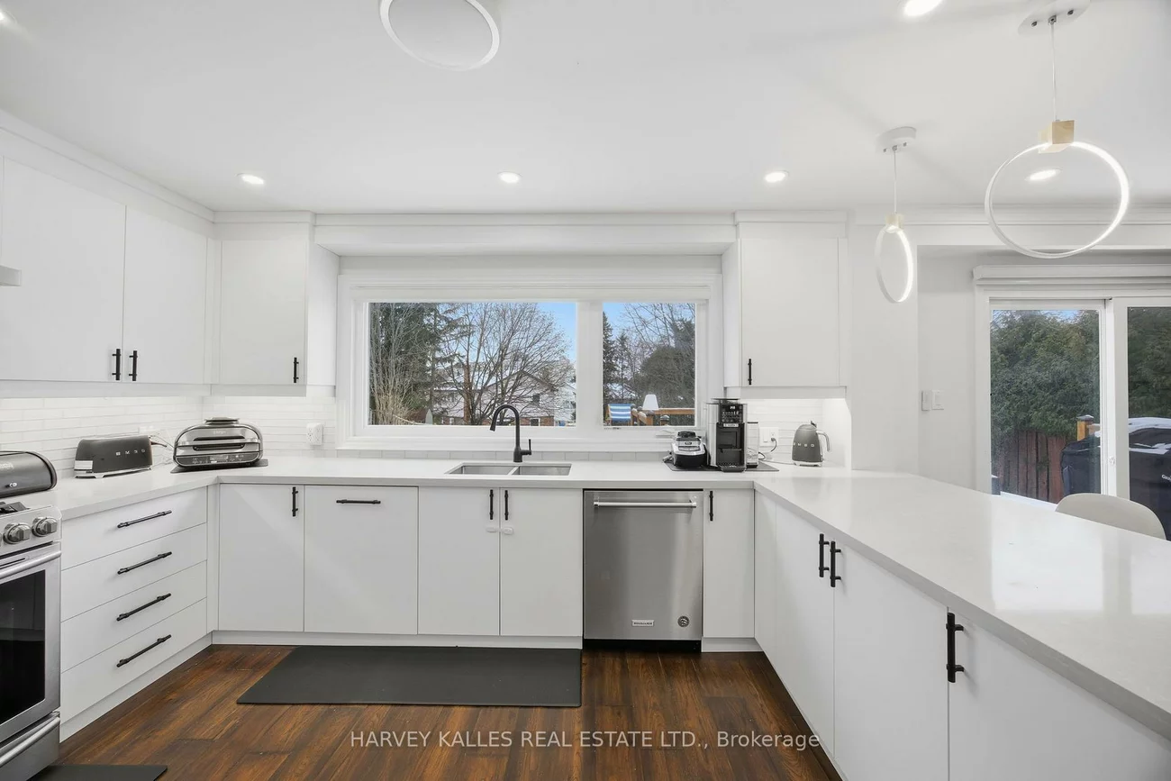 3254, Sir Johns, Erin Mills, Mississauga