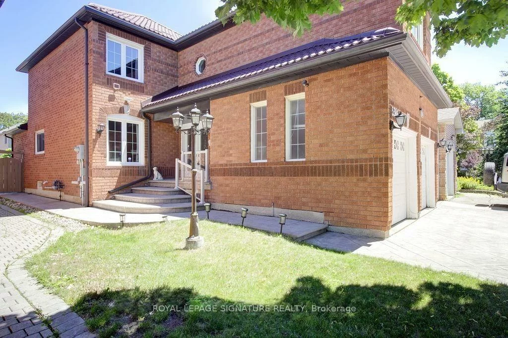 5386, Landsborough, Hurontario, Mississauga