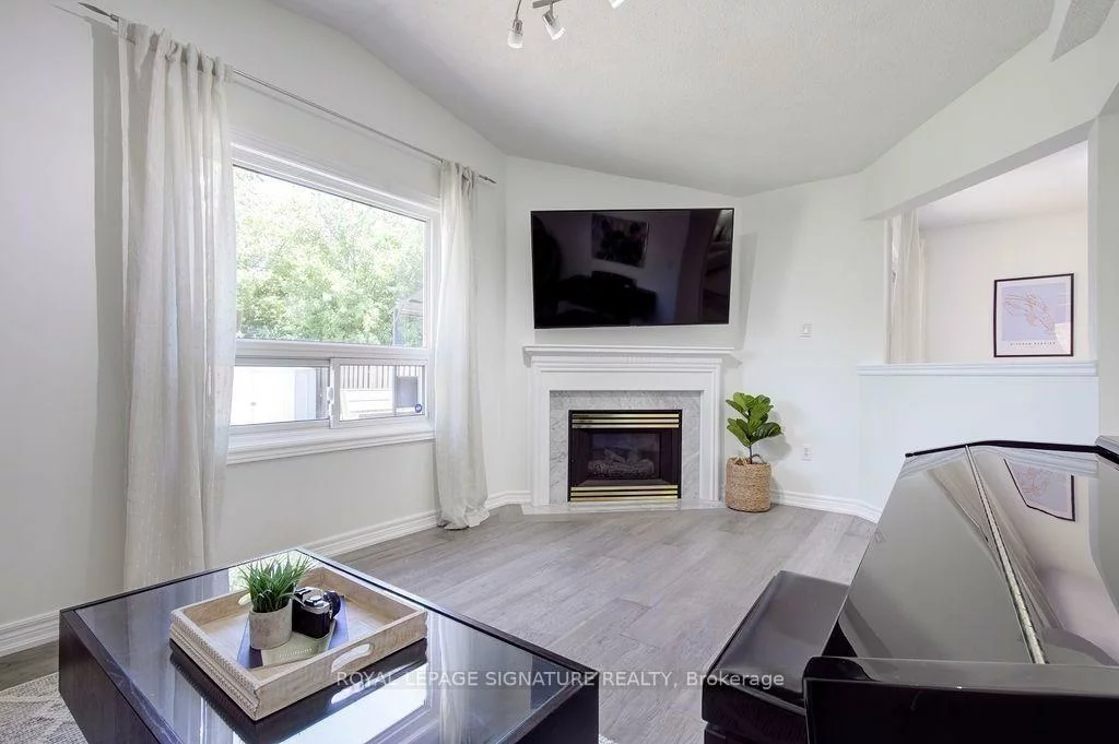 5386, Landsborough, Hurontario, Mississauga
