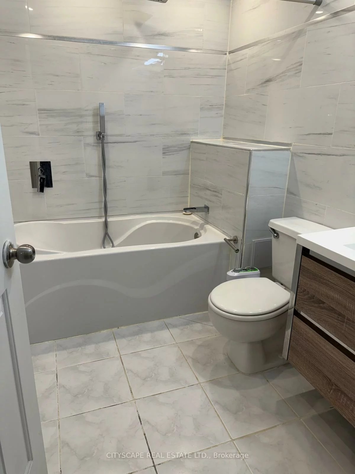 4289, Radisson, Central Erin Mills, Mississauga