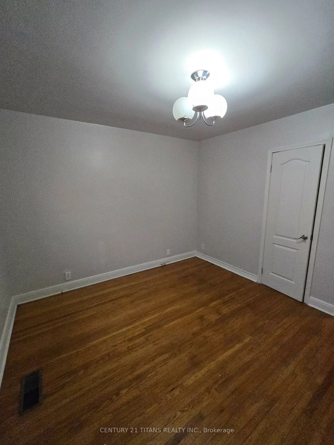 572, Exbury, Mineola, Mississauga