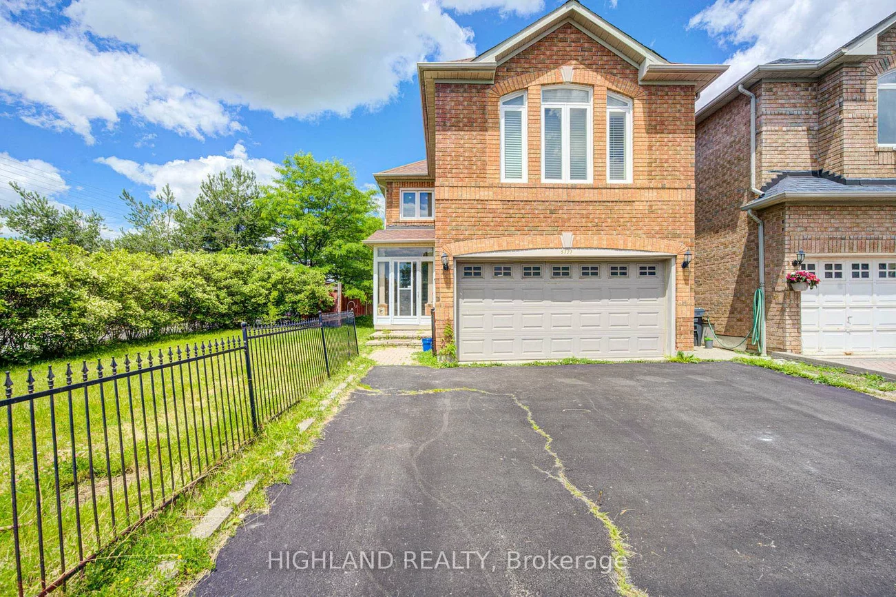 5327, Landsborough, Hurontario, Mississauga
