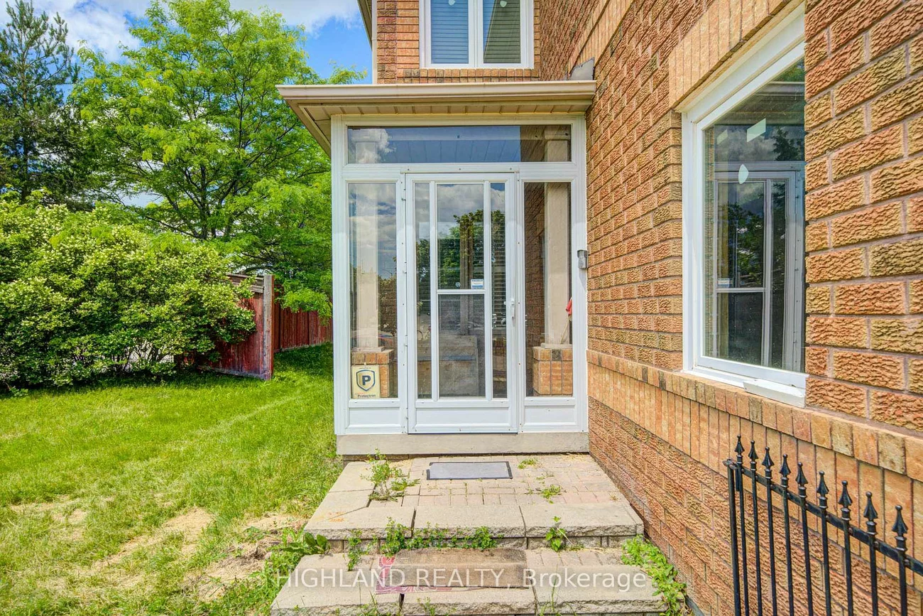 5327, Landsborough, Hurontario, Mississauga