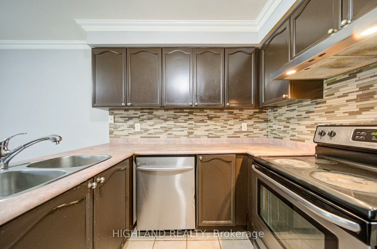 5327, Landsborough, Hurontario, Mississauga
