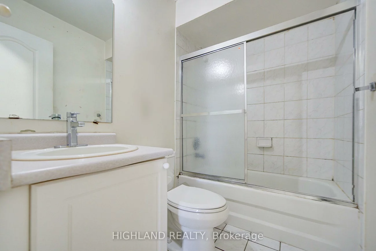5327, Landsborough, Hurontario, Mississauga