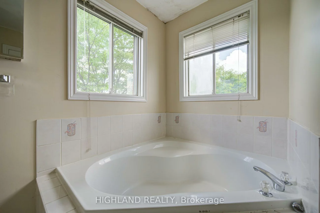 5327, Landsborough, Hurontario, Mississauga