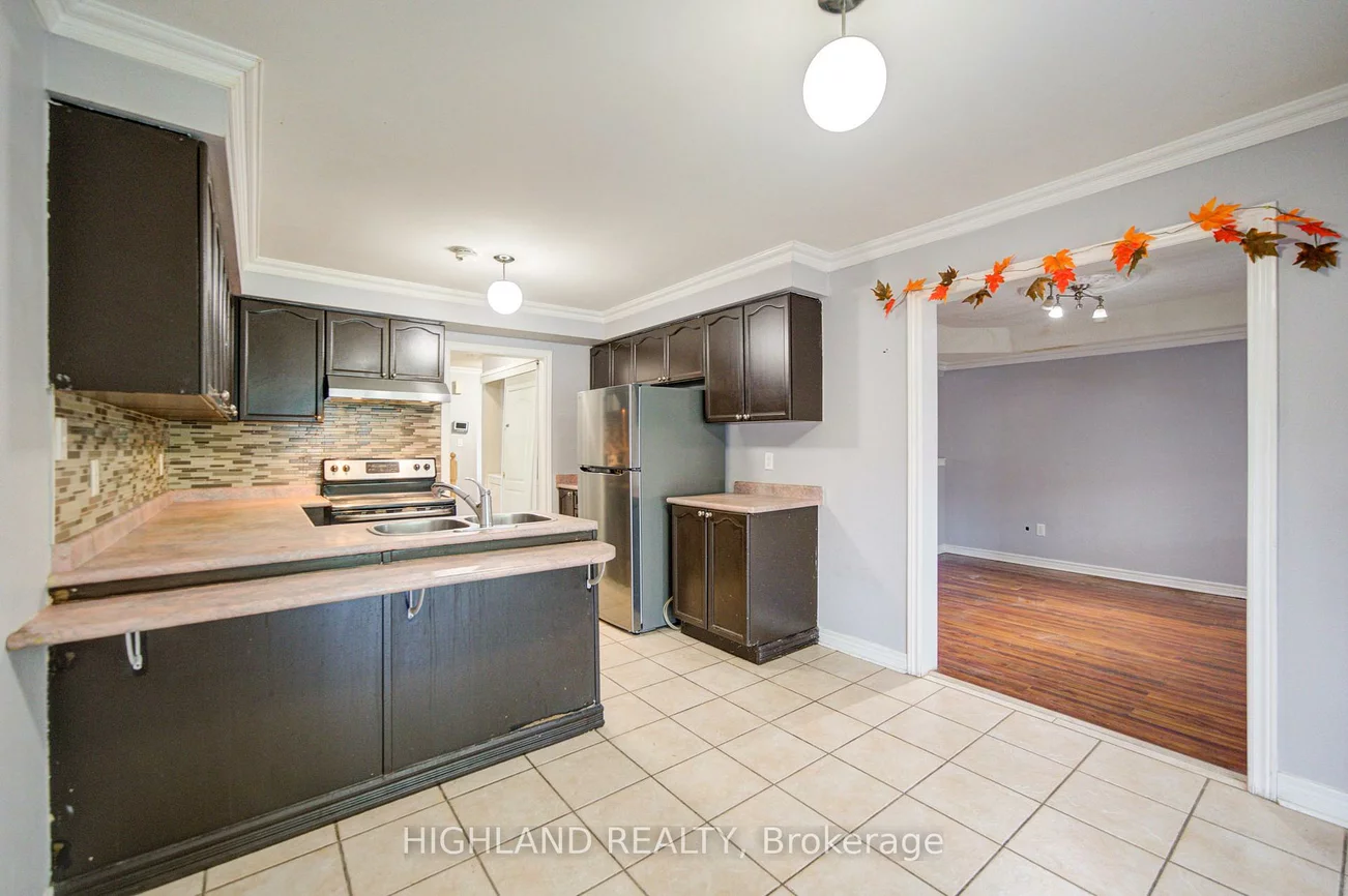 5327, Landsborough, Hurontario, Mississauga