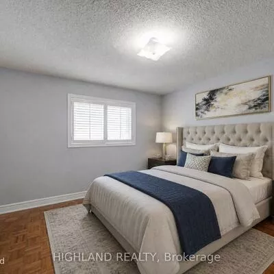 5327, Landsborough, Hurontario, Mississauga